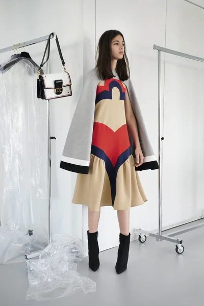 Look 16